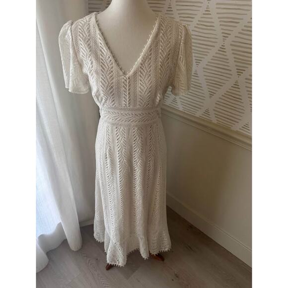 Apricot Women’s Medium Cream V Neck Lace Midi Dress - Picture 3 of 6